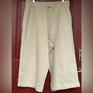 NWT NIKE s1X high waisted crop sweatpants Adorable-right on trend-super soft